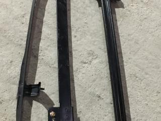 направляющая стекла Subaru Forester 2 поколение (SG) [рестайлинг] 2006, 2.5 л., EJ251, бензин, МКПП, серебристый, правый руль