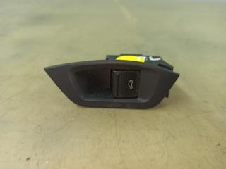 кнопка открытия багажника Volkswagen Passat (USA) 1 поколение 2015, 1.8 л., TFSI, бензин, АКПП, черный, седан, передний привод