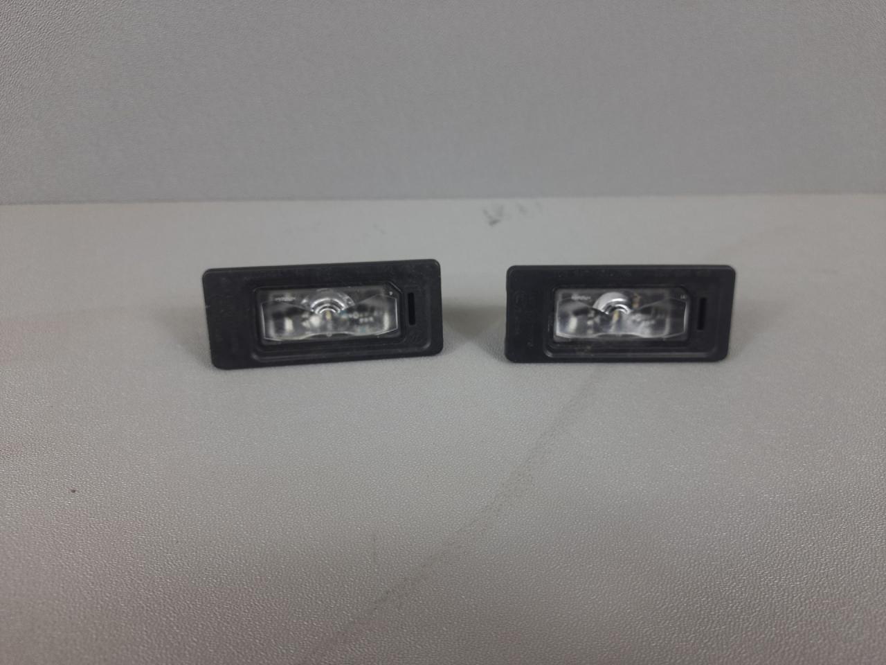 подсветка номера Volkswagen Jetta 7 поколение 2019, 1.4 л., бензин, АКПП, серебристый, передний привод - фото №1