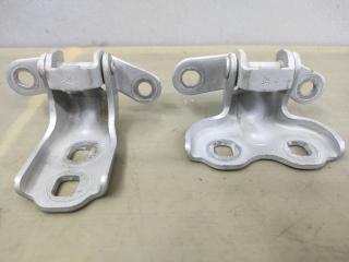 петля двери Chevrolet Trax 1 поколение 2014, 1.8 л., F18D4, бензин, МКПП, серебро, передний привод, правый руль