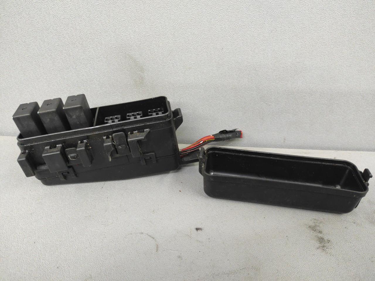 блок реле Mazda CX-7 1 поколение 2008, 2.3 л., L3-VDT, бензин, АКПП, внедорожник 5 дв., полный привод - фото №1