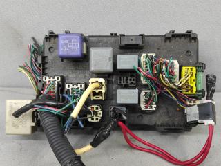 блок предохранителей Toyota Matrix 1 поколение (E130) ZZE130 2003, 1.8 л., 1ZZ-FE, бензин, АКПП, хетчбэк 5 дв., передний привод, 0200117130