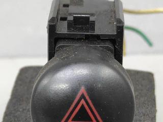 кнопка аварийной сигнализации Toyota Matrix 1 поколение (E130) ZZE130 2003, 1.8 л., 1ZZ-FE, бензин, АКПП, хетчбэк 5 дв., передний привод, 157962, TR9501