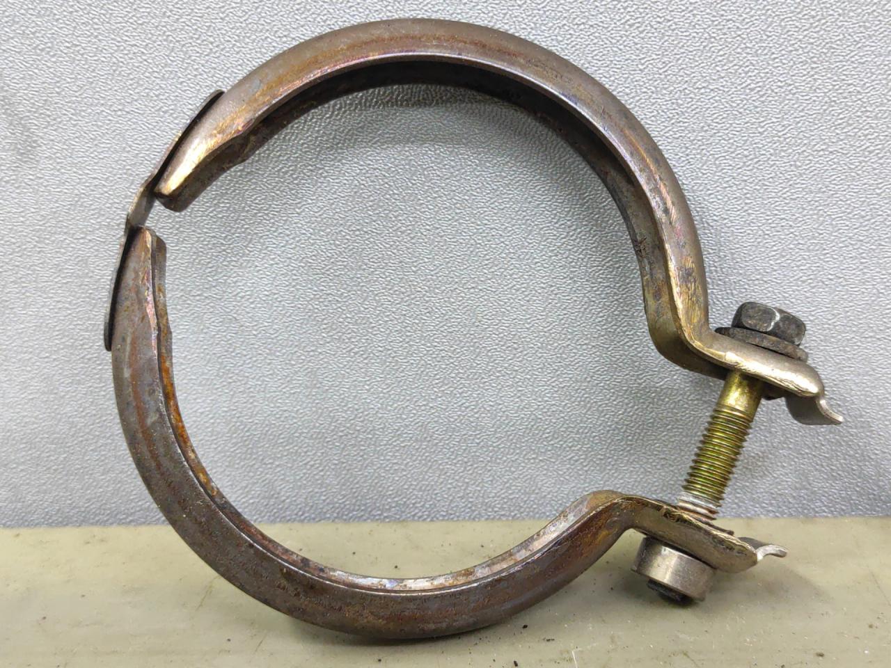 хомут глушителя Volkswagen Jetta 7 поколение 2019, 1.4 л., бензин, АКПП, серый, седан, передний привод - фото №1