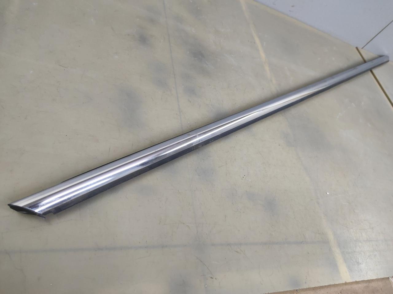 молдинг стекла Volkswagen Jetta 7 поколение 2019, 1.4 л., бензин, АКПП, серый, седан, передний привод - фото №1