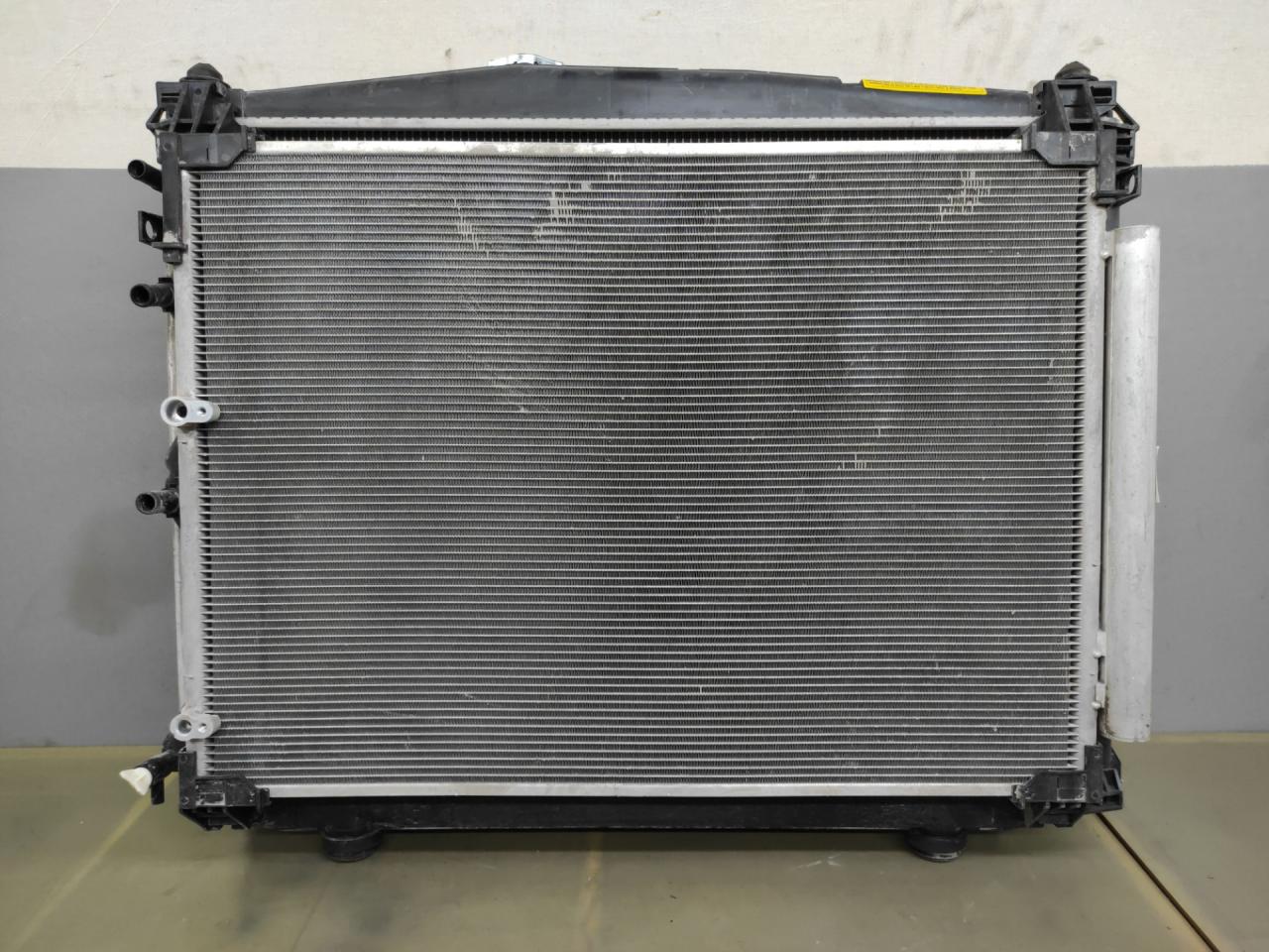 кассета радиаторов Toyota Highlander 3 поколение 2015 - фото №1