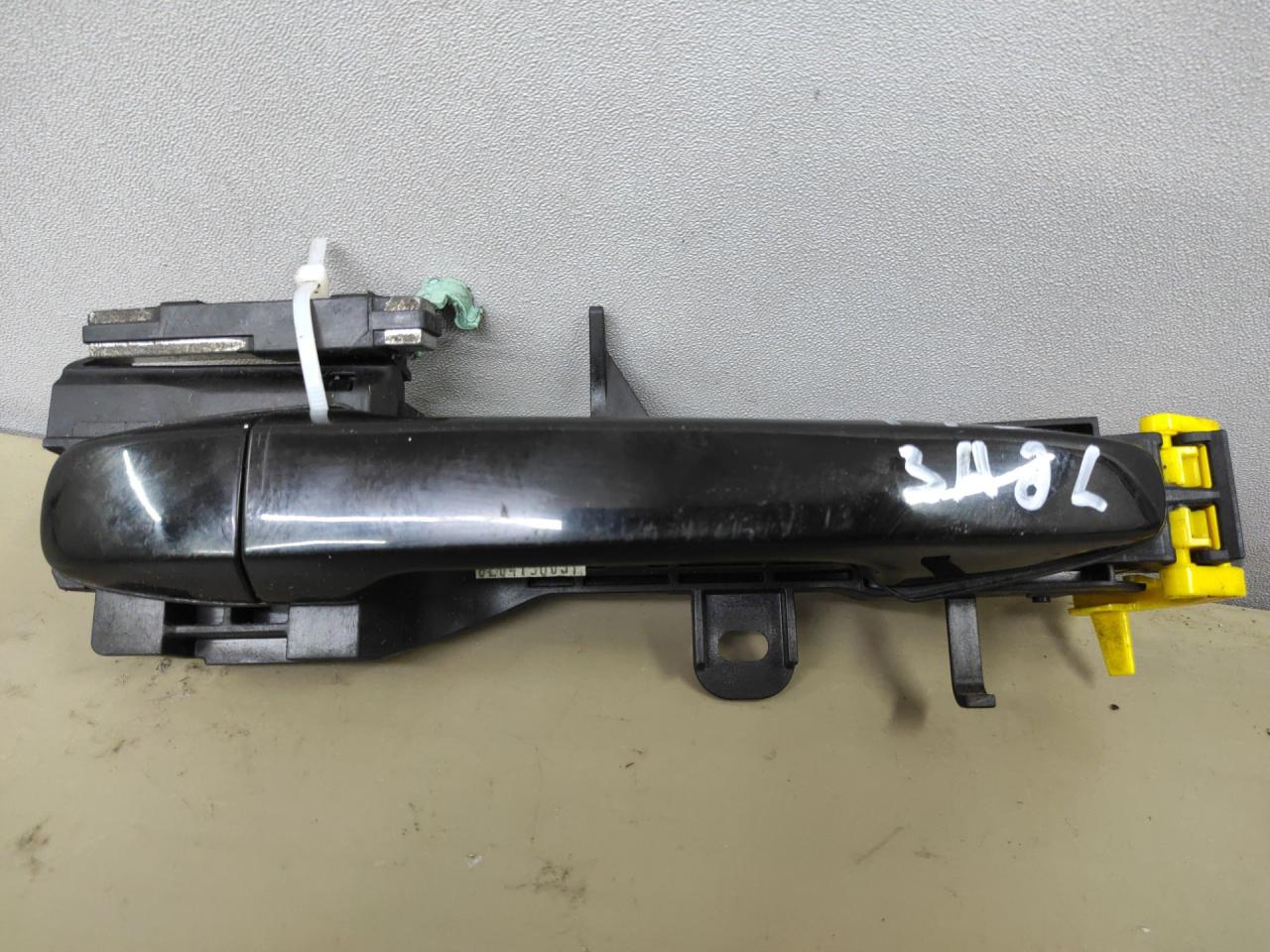 ручка наружная двери сдвижной Toyota Sienna 3 поколение 2014, 3.5 л., 2GR-FE, бензин, АКПП, черный, передний привод - фото №1