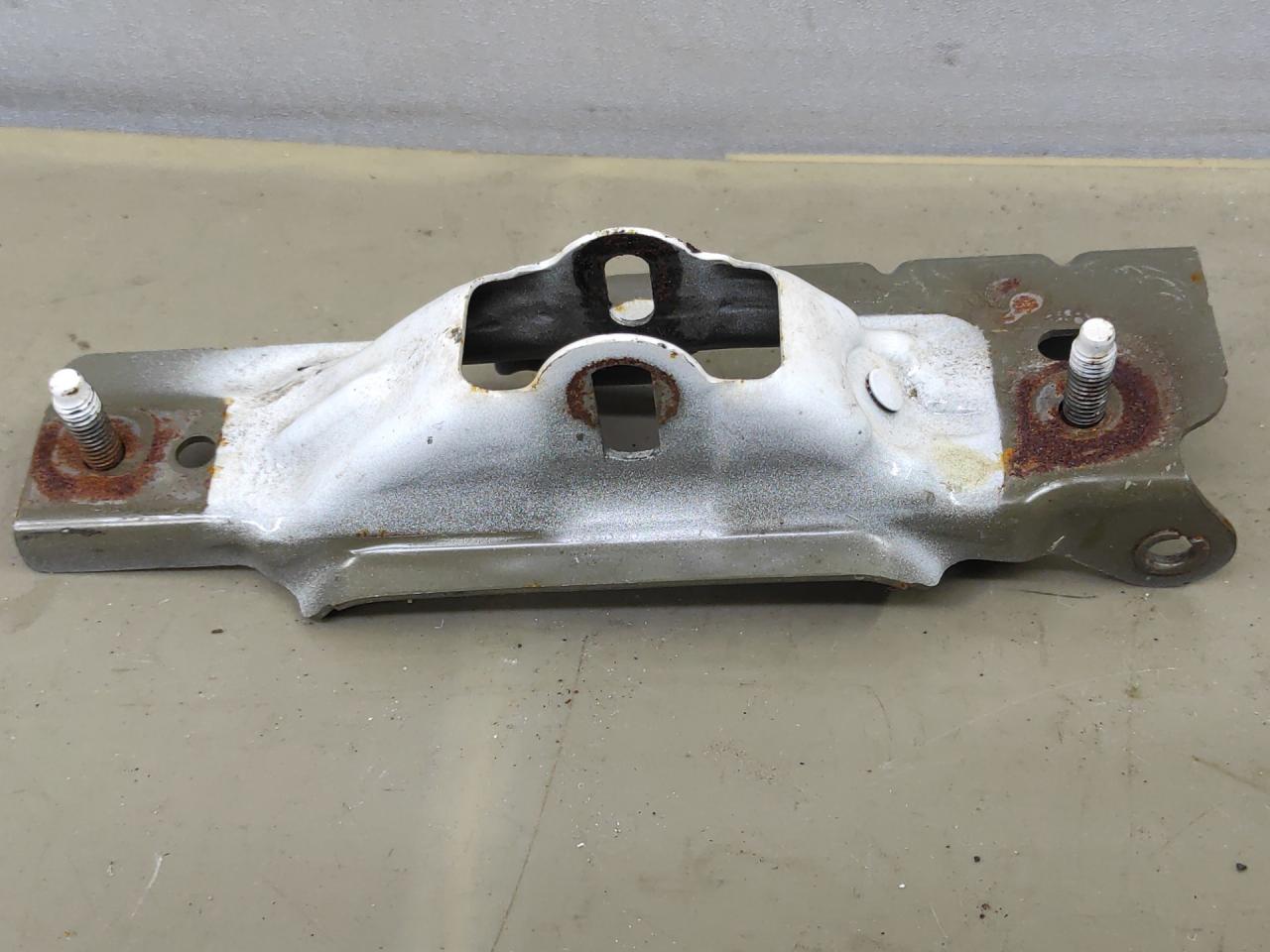 кронштейн (крепление) Ford Fusion (USA) 2 поколение 2013, 1.6 л., бензин, АКПП, белый перламутр, седан, передний привод, F2701, F2701L - фото №1