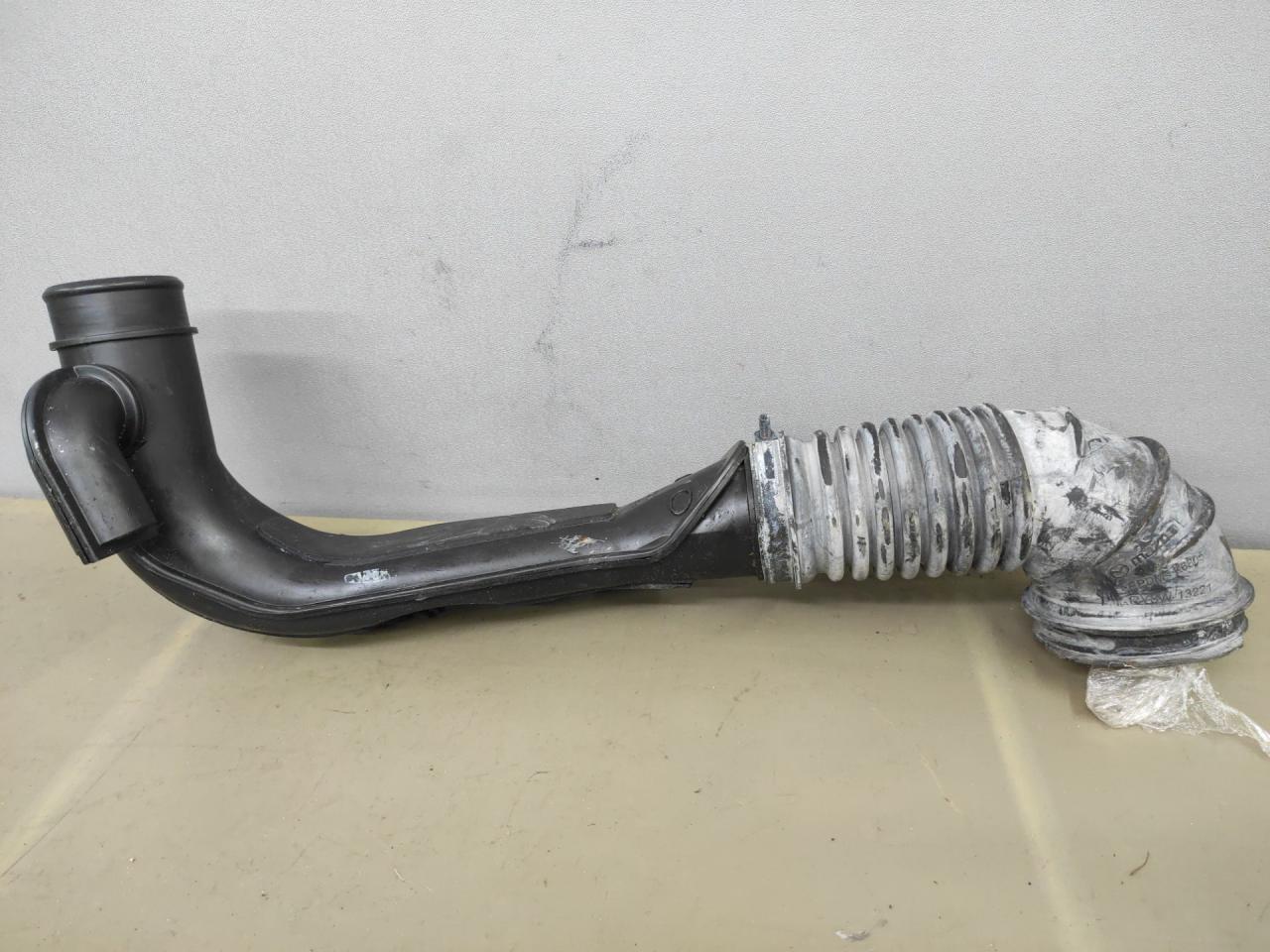 гофра инжектора Mazda CX-9 2 поколение TC 2020, 2.5 л., PY-VPS, бензин, АКПП, внедорожник 5 дв., полный привод, PY8W13221 - фото №1