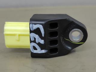 датчик удара Toyota Sienna 3 поколение 2014, 3.5 л., 2GR-FE, бензин, АКПП, черный, передний привод, 8983108020