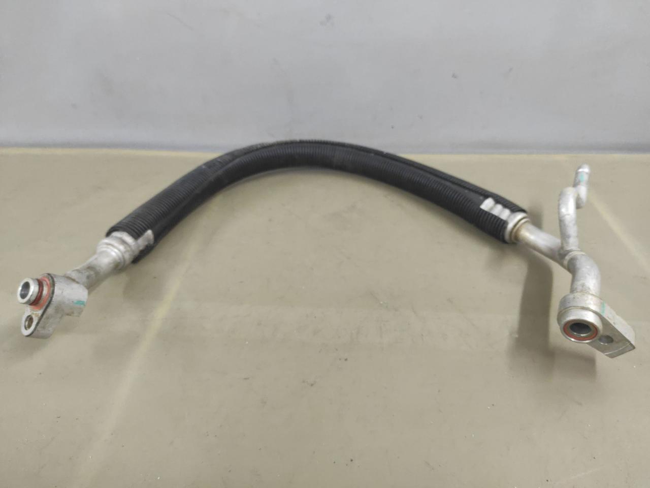 трубка кондиционера Ford Fusion (USA) 2 поколение 2013, 1.6 л., бензин, АКПП, белый перламутр, седан, передний привод, DG9H19N602RB - фото №1