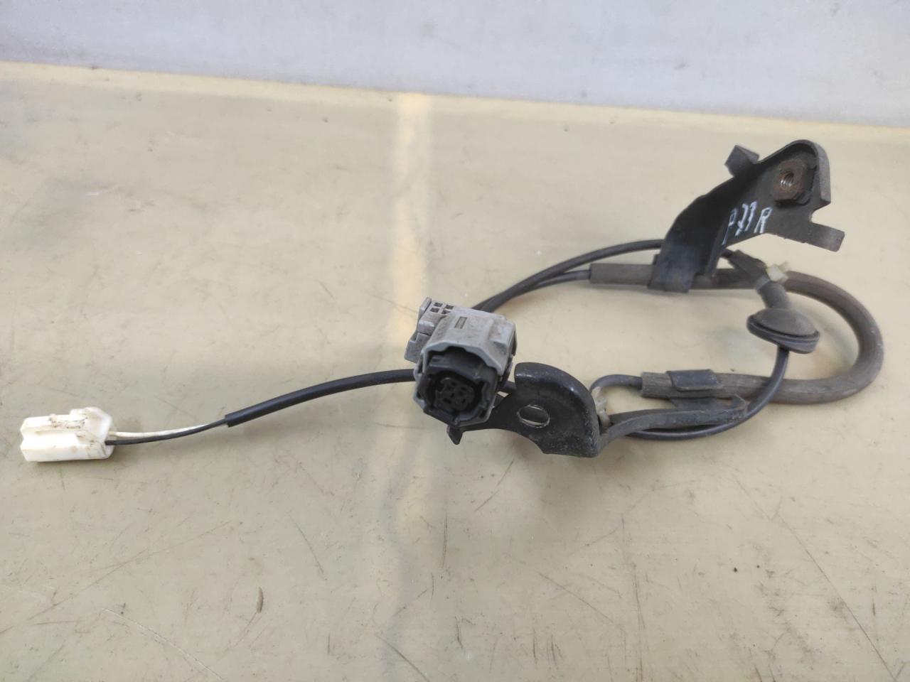проводка датчика ABS Toyota Sienna 3 поколение 2014, 3.5 л., 2GR-FE, бензин, АКПП, черный, передний привод - фото №1