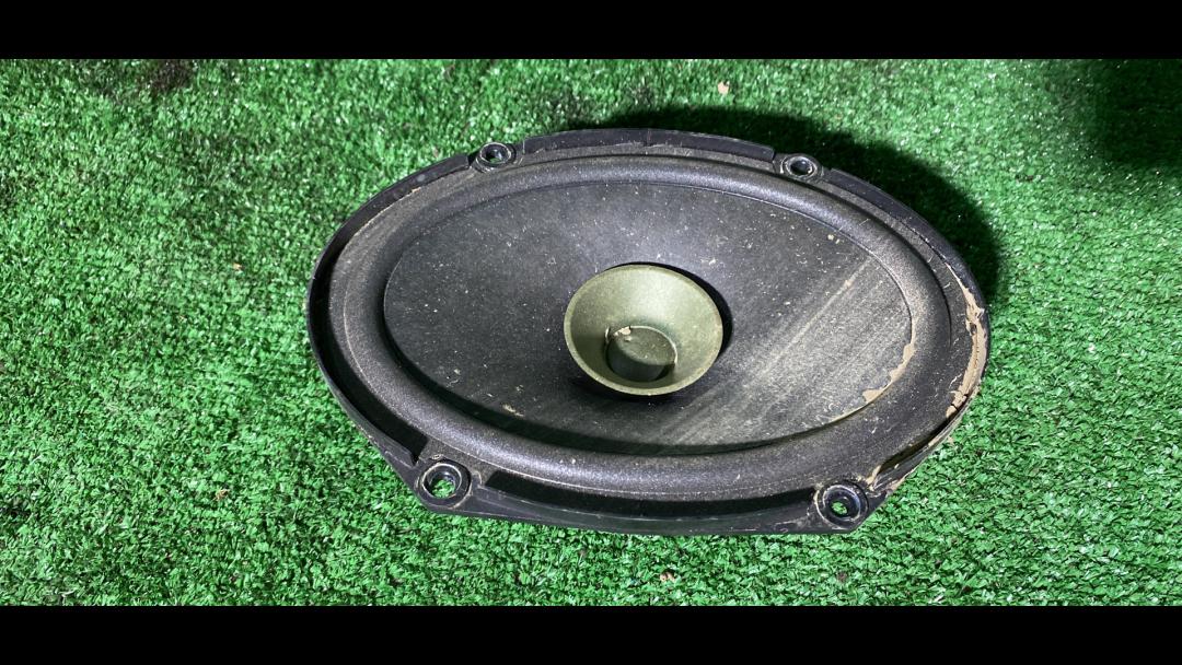 динамик двери Mazda 5 CW 2011, 2.0 л., бензин, АКПП, серебристый, минивэн, правый руль, C51366960 - фото №1