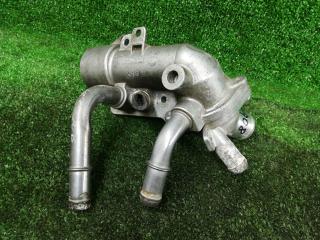 корпус термостата Opel Antara 1 поколение [рестайлинг] 2011, 2.4 л., бензин, АКПП, серебристый, передний привод, правый руль, 12597172