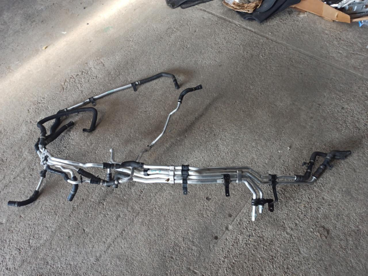 патрубок отопителя (печки) Ford Escape 4 поколение CX482 2021, 2.5 л., гибрид, АКПП, внедорожник 5 дв., полный привод - фото №1