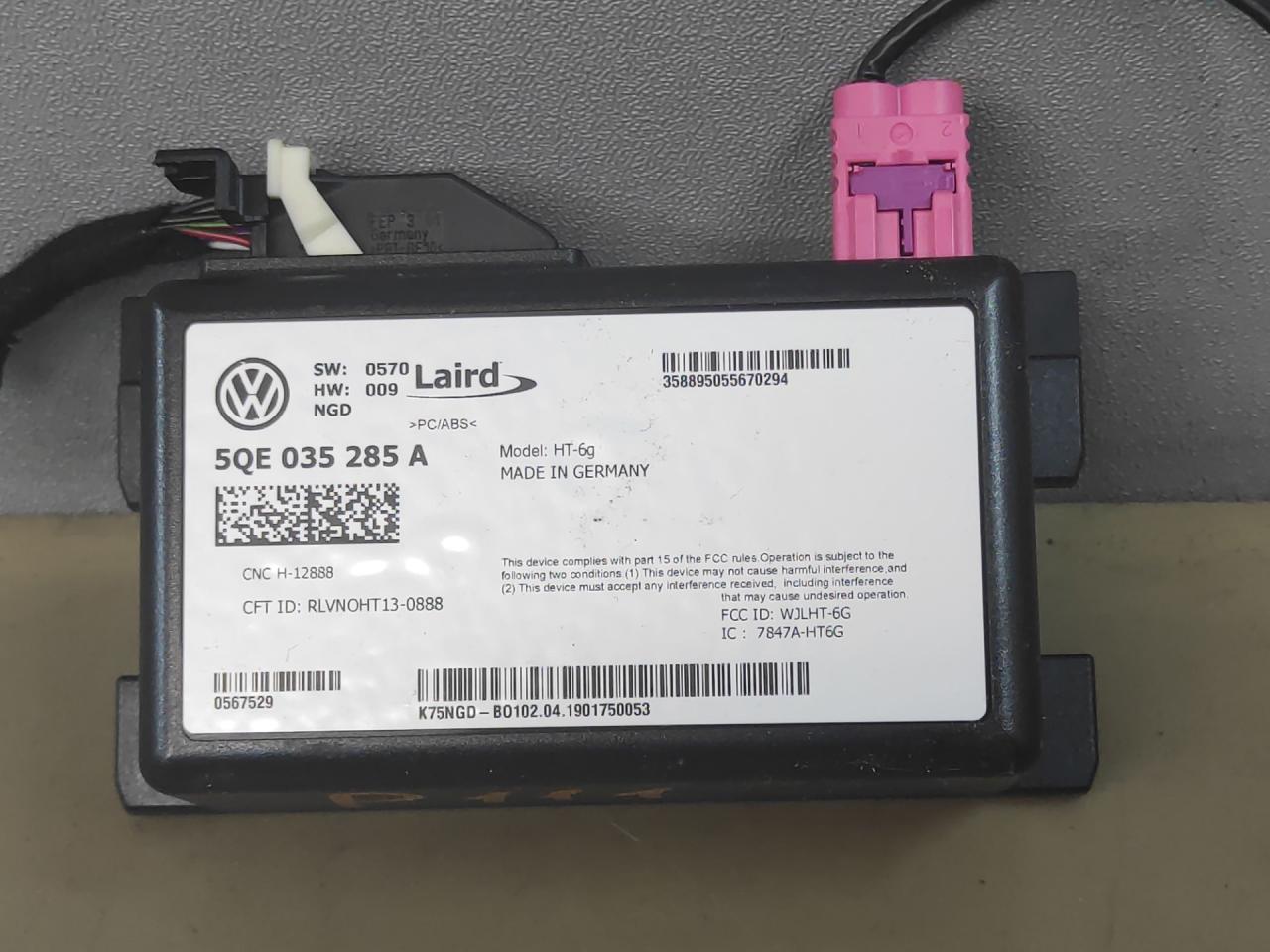 блок управления телефоном Volkswagen Jetta 7 поколение 2019, 1.4 л., бензин, АКПП, серый, седан, передний привод, 5QE035285A - фото №1