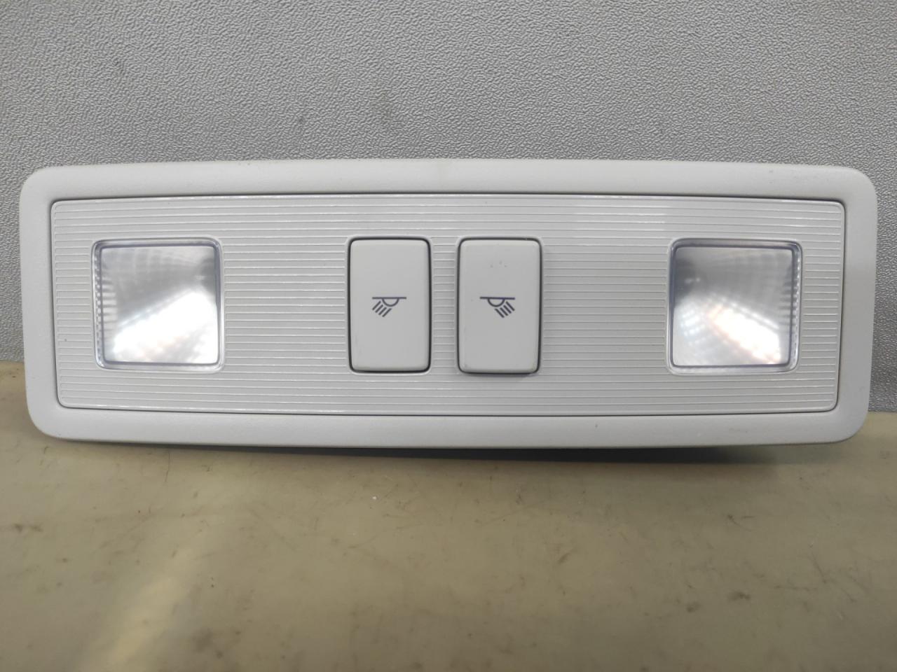 фонарь салона (плафон) Volkswagen Jetta 7 поколение 2019, 1.4 л., бензин, АКПП, серый, седан, передний привод, 3CN.947.290 - фото №1