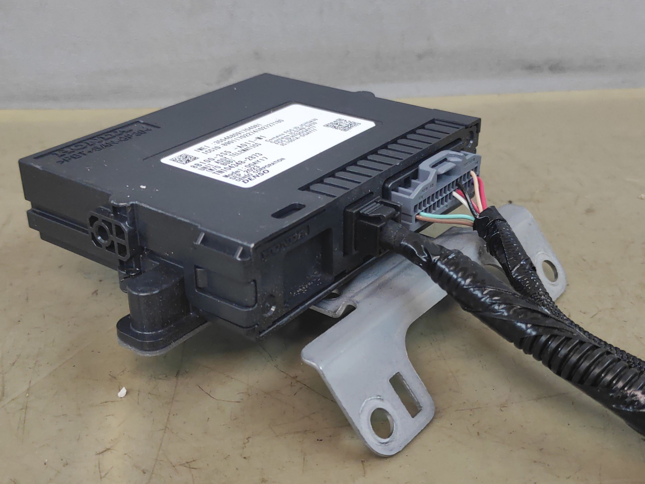 Блок управления телематика Acura Integra 4 поколение 2024, 1.5 л., бензин, АКПП, синий, хетчбэк 5 дв., передний привод, 8B1003S5A011M1 - фото №1