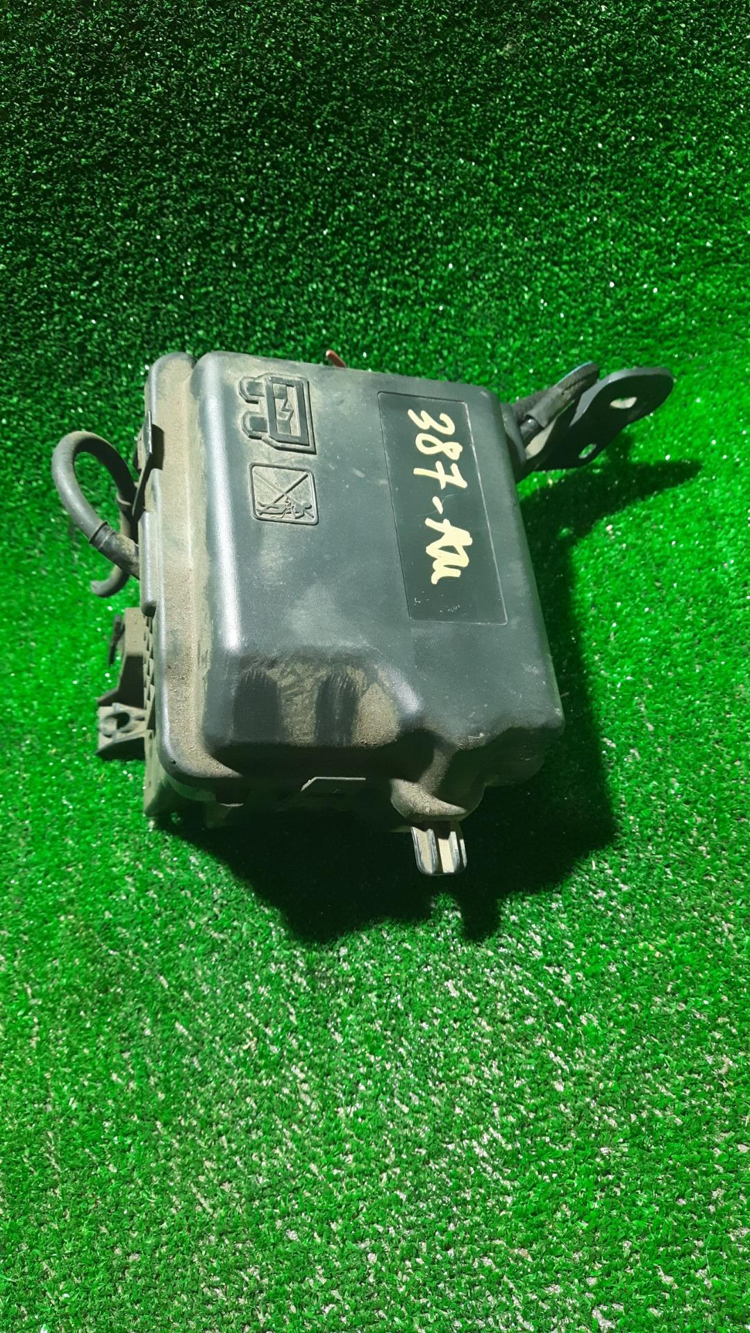 блок предохранителей Peugeot 2008 1 поколение 2015, 1.6 л., EP6, бензин, АКПП, универсал, передний привод, правый руль - фото №1