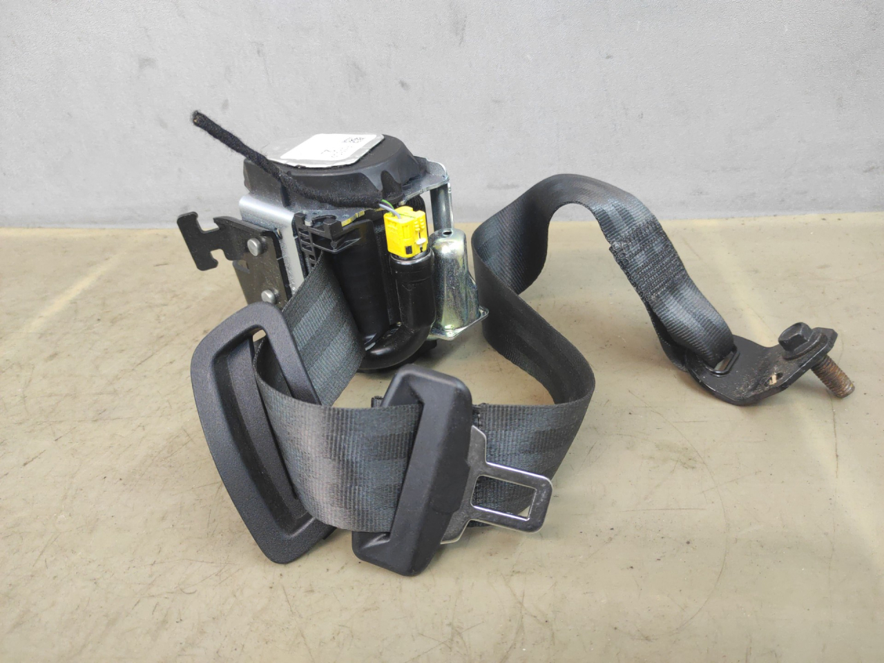 ремень безопасности Ford Escape 4 поколение CX482 2021, 2.5 л., гибрид, АКПП, внедорожник 5 дв., полный привод, LJ6BS611B69AF3JA6 - фото №1