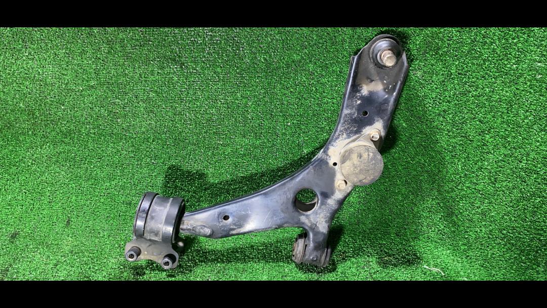 рычаг передний левый Mazda 5 CR 2006, 2.0 л., LF17, бензин, АКПП, минивэн, передний привод, правый руль - фото №1