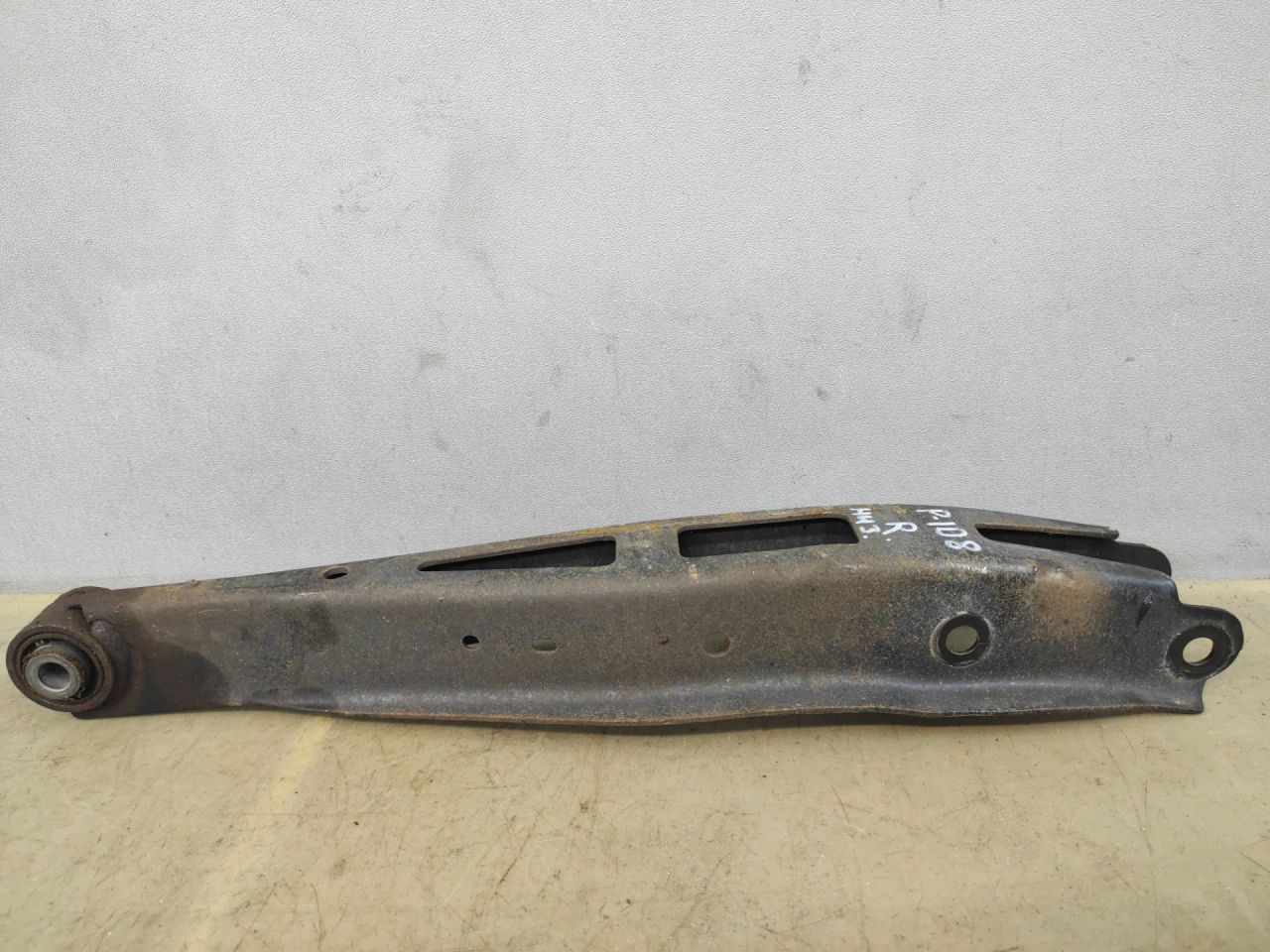 рычаг задний нижний Subaru Impreza 5 поколение (GK/GT) 2019, 2.0 л., бензин, вариатор, серый, седан, полный привод - фото №1