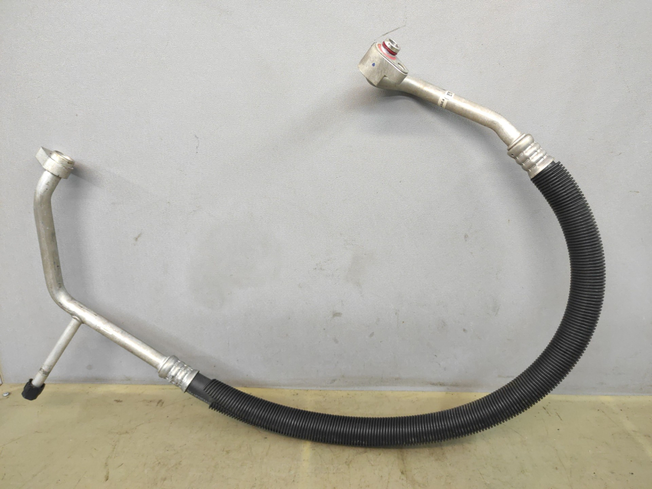 трубка кондиционера Ford Edge 2 поколение CD539 2018, 2.0 л., бензин, АКПП, черный, внедорожник 5 дв., полный привод, F2GH19N602AA - фото №1