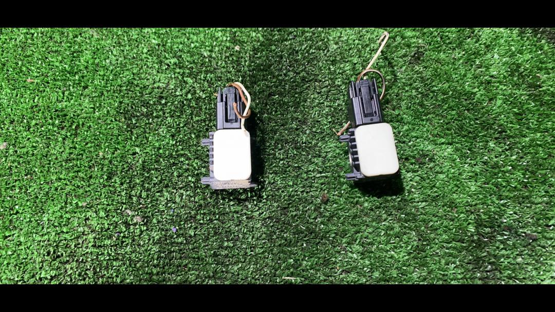 датчик удара Mazda 3 BK 2004, 2.0 л., LF-DE, бензин, МКПП, красный, седан, передний привод, правый руль, 3M5T-14B342-AB - фото №1