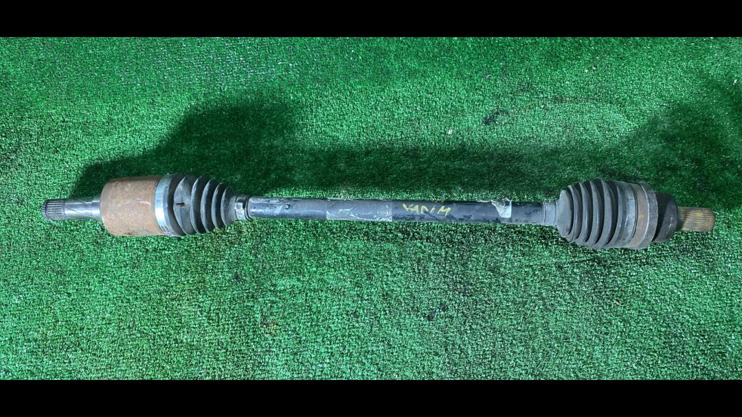 полуось задняя (приводной вал, ШРУС) Volvo S60 2 поколение 2012 - фото №1