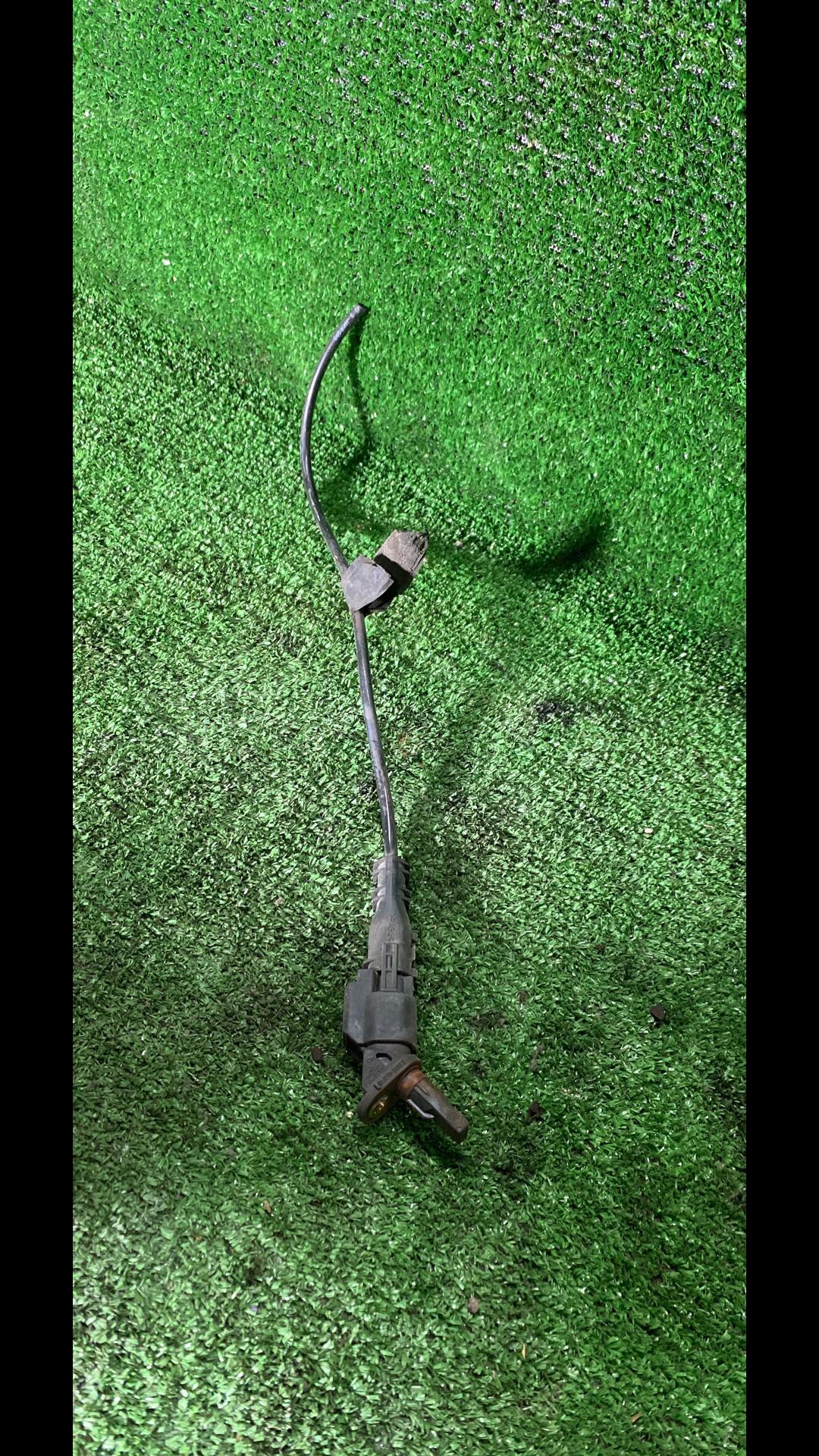 датчик ABS Volvo S60 2 поколение 2012 - фото №1