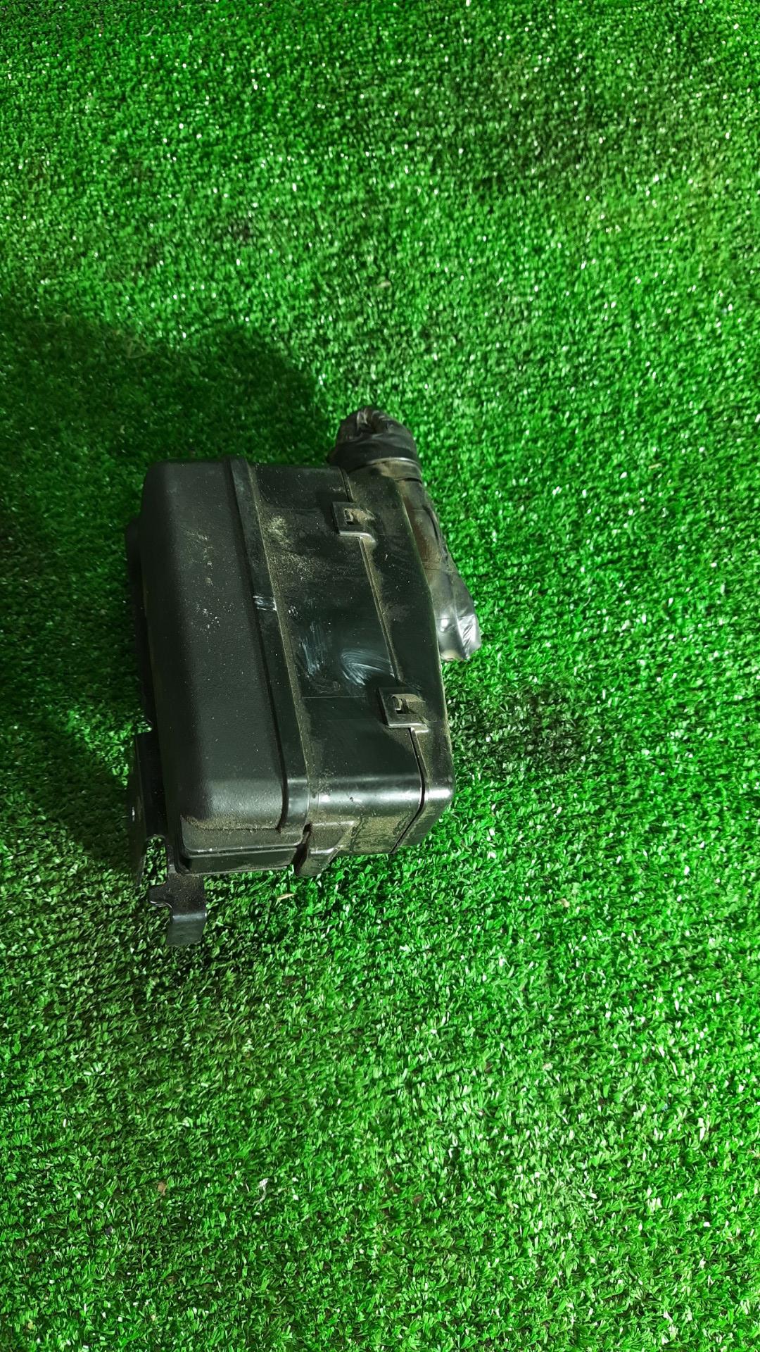 блок реле Mazda CX-9 1 поколение 2008, 3.7 л., CA, бензин, АКПП, полный привод, правый руль - фото №1