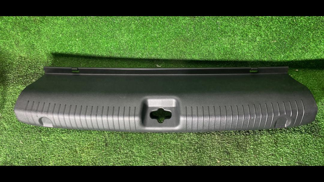 панель замка багажника Kia Rio 3 поколение 2014, 85770-4Y000 - фото №1