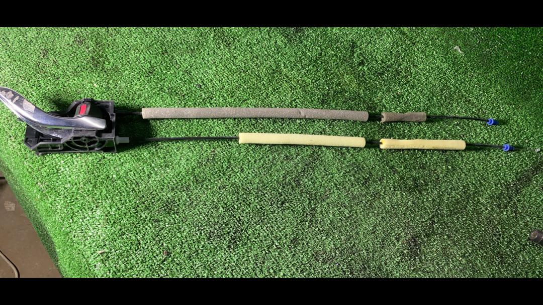 ручка внутренняя задняя правая Mazda CX-9 2 поколение 2017, 2.5 л., бензин, АКПП, красный, полный привод, правый руль - фото №1