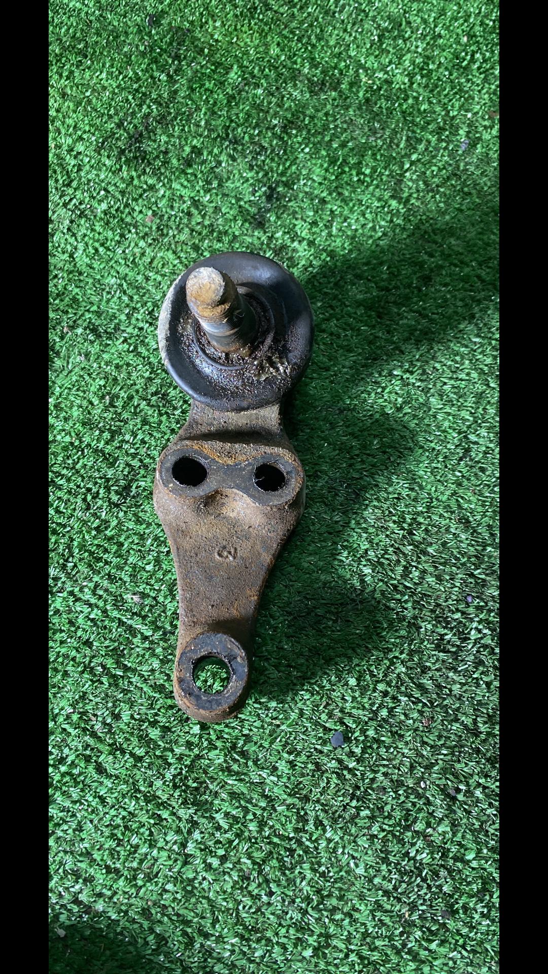 шаровая опора Mazda Xedos 9 1 поколение 1997, 2.3 л., бензин - фото №1