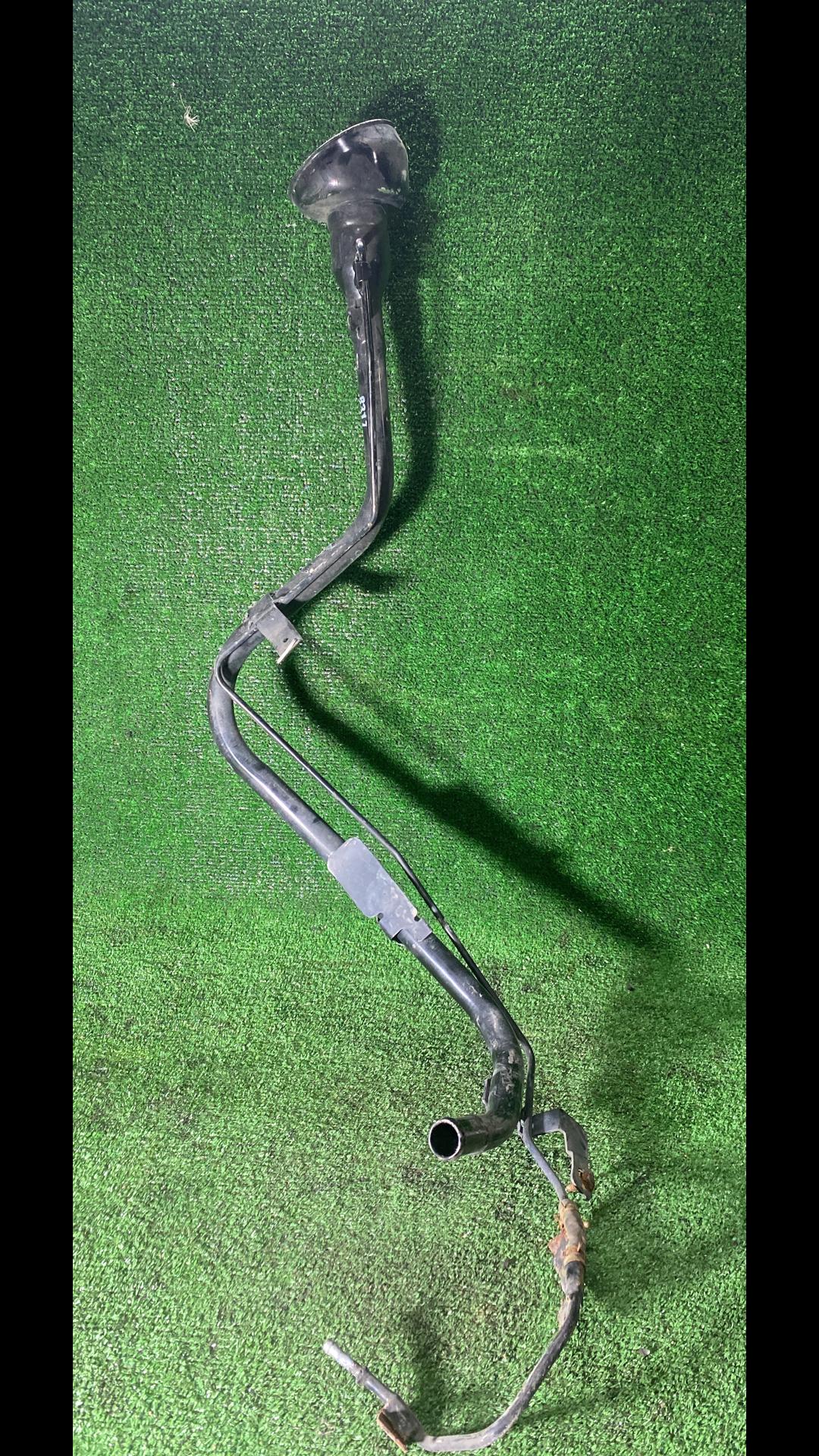 горловина топливного бака Infiniti G 4 поколение 2008, 3.7 л., бензин, АКПП, купе, задний привод - фото №1