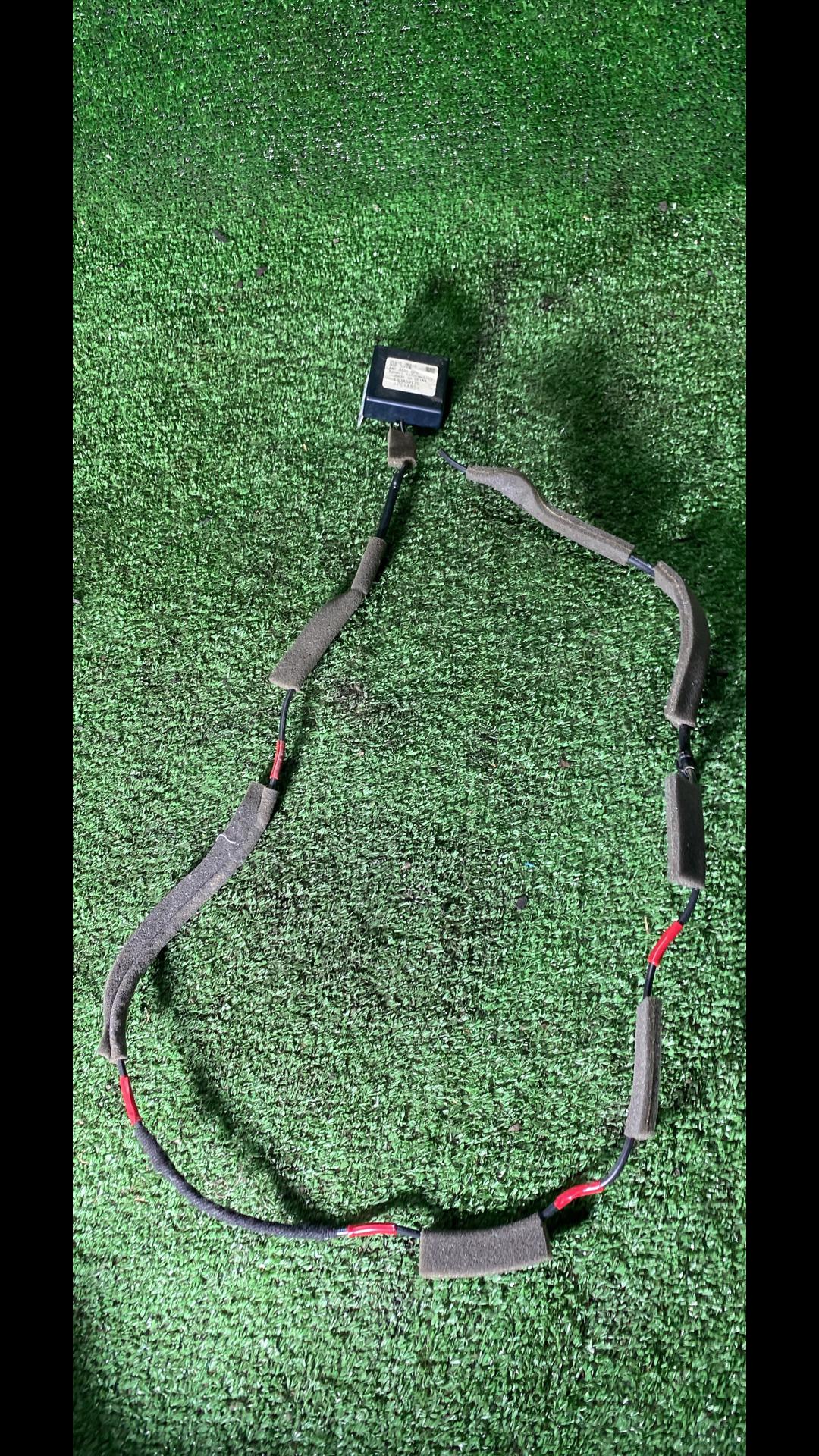 антенна навигации Infiniti G 4 поколение 2008, 3.7 л., бензин, АКПП, купе, задний привод - фото №1