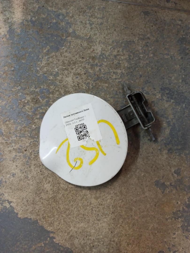 лючок топливного бака Chevrolet TrailBlazer 1 поколение 2003, 4.2 л., АКПП, полный привод - фото №1