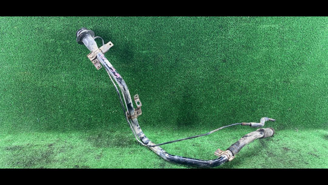 горловина топливного бака Mazda CX-7 1 поколение 2008, 2.3 л., бензин - фото №1