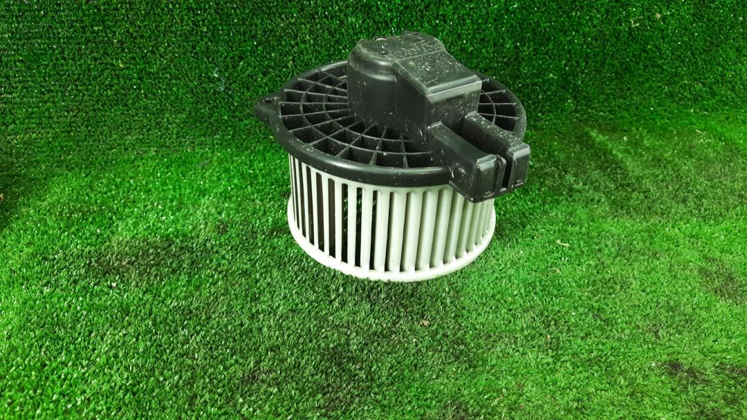 моторчик печки Mazda CX-7 1 поколение 2008, 2.3 л., бензин - фото №1