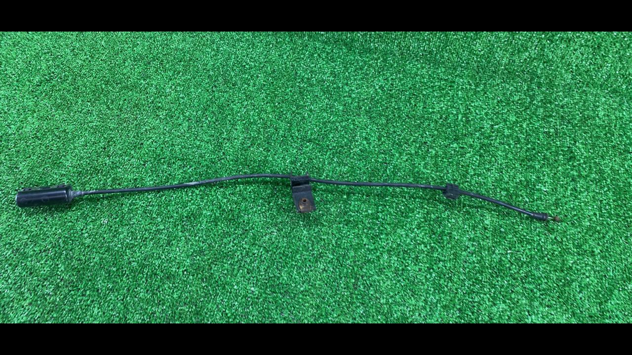 трос капота Dodge Grand caravan 5 поколение 2010, 3.6 л., бензин, АКПП, минивэн, передний привод - фото №1