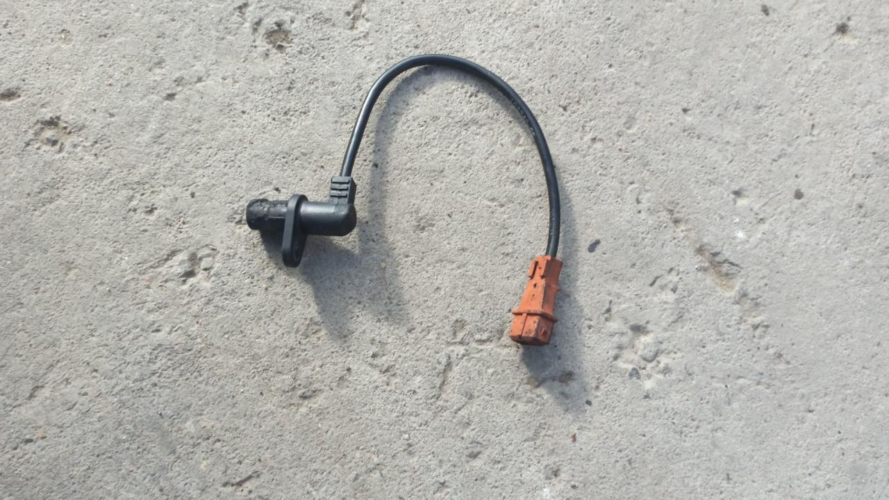 датчик коленвала Citroen Xantia 1 поколение 1996, 2.1 л., дизель, МКПП, универсал - фото №1