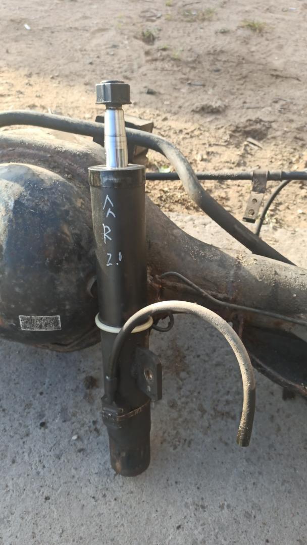 амортизатор передний правый Citroen Xantia 1 поколение 1996, 2.1 л., дизель, МКПП, универсал - фото №1