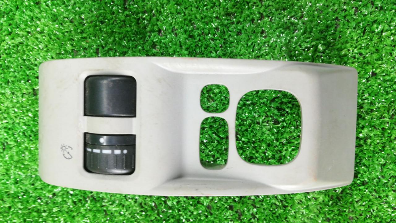 блок управления светодиодной подсветки Subaru Forester 3 поколение (SH) 2010, 2.5 л., EJ253, бензин, АКПП, голубой, хетчбэк 5 дв., полный привод - фото №1