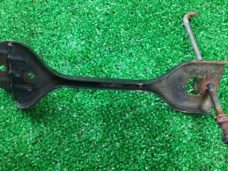 крепление аккумулятора Subaru Forester 3 поколение (SH) 2010, 2.5 л., EJ253, бензин, АКПП, голубой, хетчбэк 5 дв., полный привод