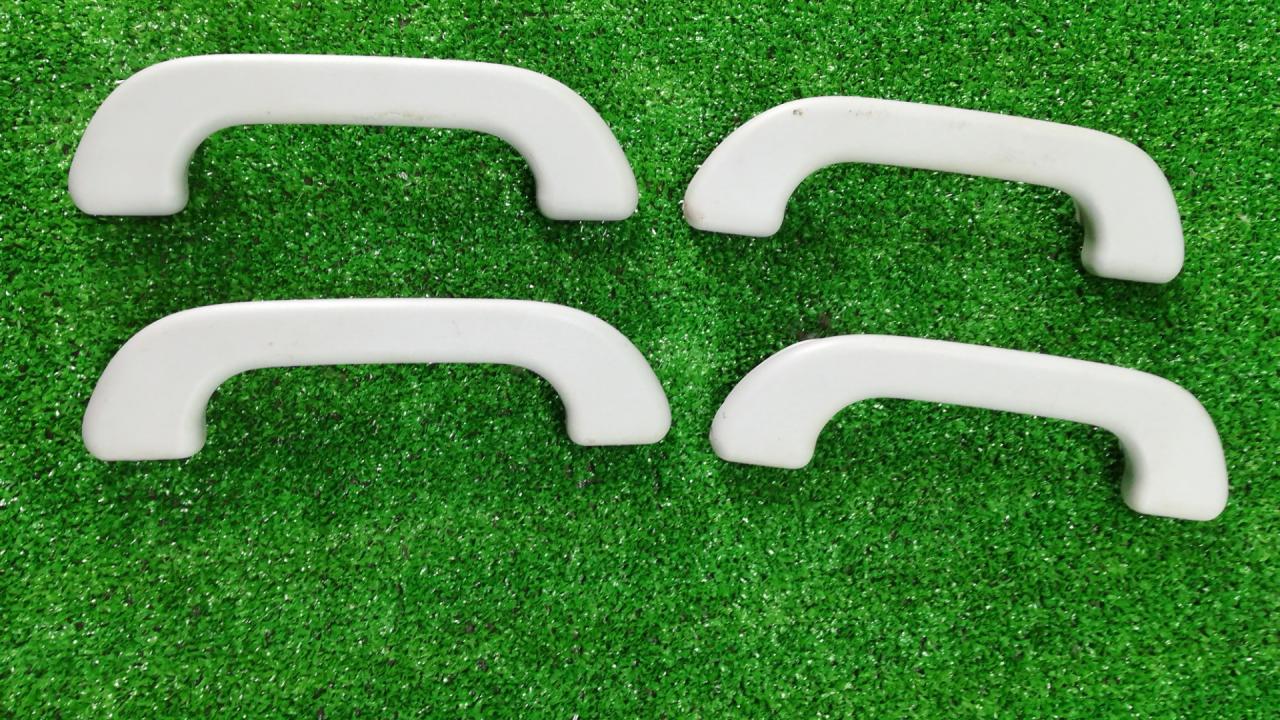 ручка внутренняя потолочная Subaru Forester 3 поколение (SH) 2010, 2.5 л., EJ253, бензин, АКПП, голубой, хетчбэк 5 дв., полный привод, HOROSHEE - фото №1