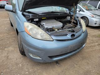 Toyota Sienna 2 поколение XL20 [рестайлинг]