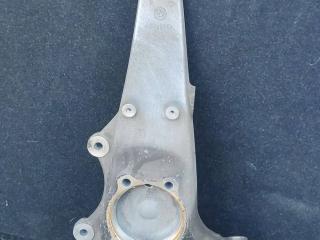 кулак поворотный правый BMW 5 серия F07/F10/F11 2010, 4.4 л., N63 B44 A, бензин, АКПП, хетчбэк 5 дв.