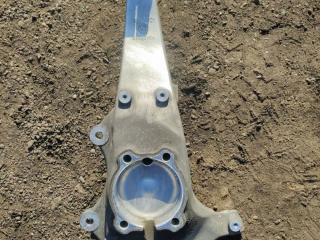 кулак поворотный правый BMW 5 серия F07/F10/F11 F10 2011, 3.0 л., N52 B30, бензин, АКПП, седан