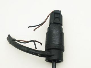 насос (моторчик) омывателя стекла BMW X3 E83 [рестайлинг] 2008, 2.0 л., N47 D20 C, дизель, МКПП, внедорожник 5 дв.