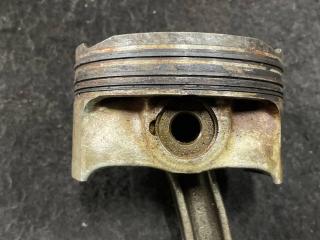 поршень BMW 5 серия F07/F10/F11 2010, 4.4 л., бензин, АКПП, хетчбэк 5 дв.